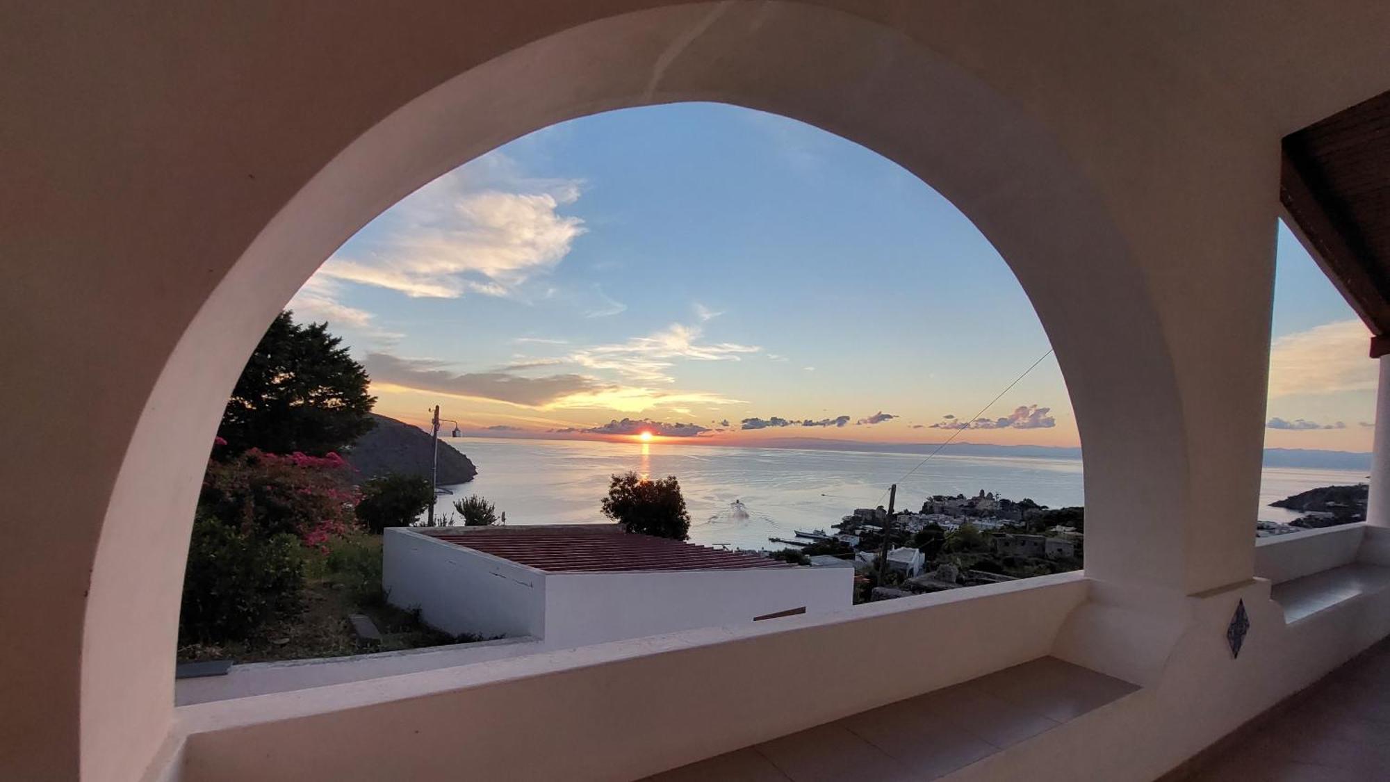 리파리 Casa Tra Cielo E Mare B&B 외부 사진
